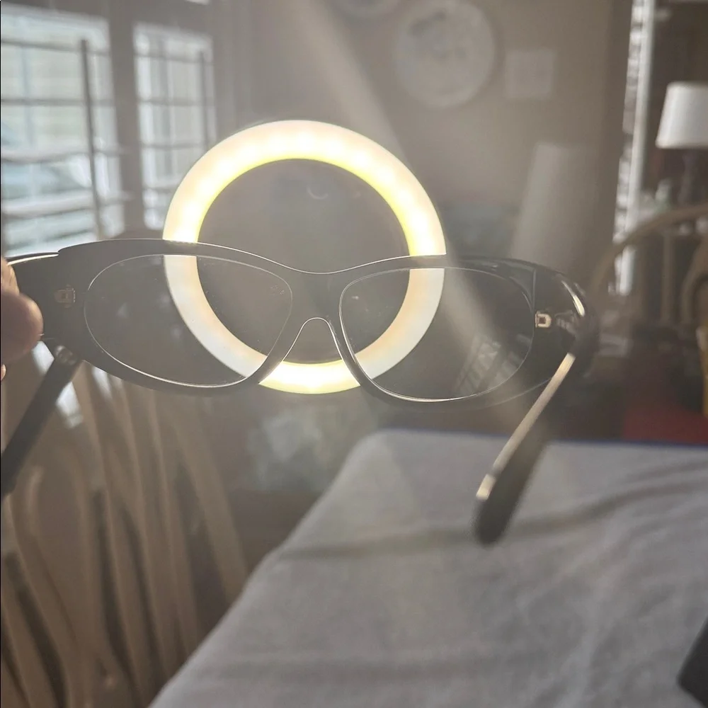 Gucci Black Classic Sunglasses - Picture 8 of 8